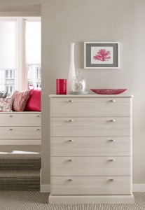 Bedroom chest of drawers