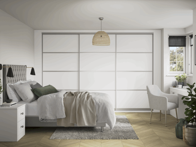 4 pan white 935 x 700